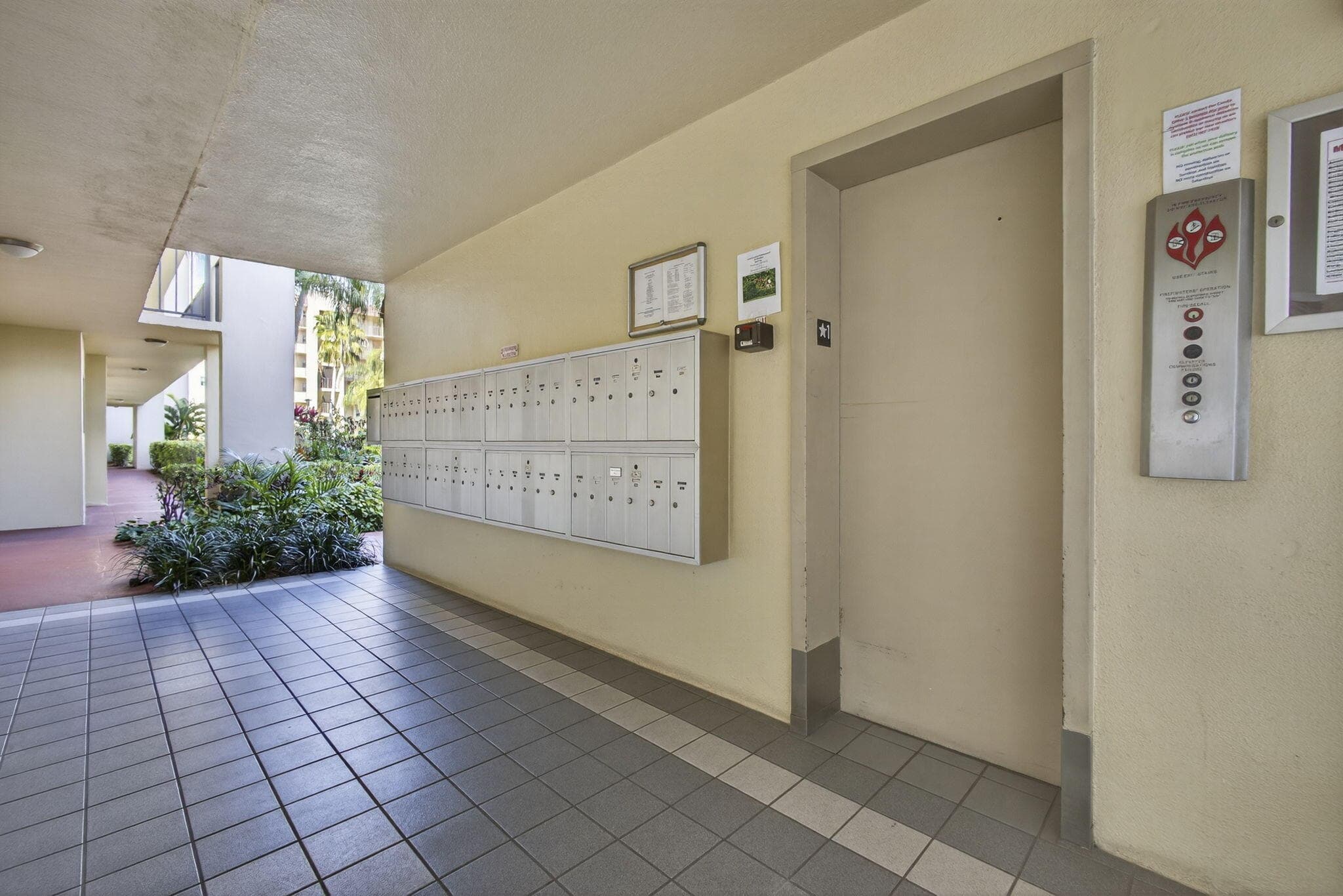 3590 Via Poinciana 202, Lake Worth, FL 33467 4
