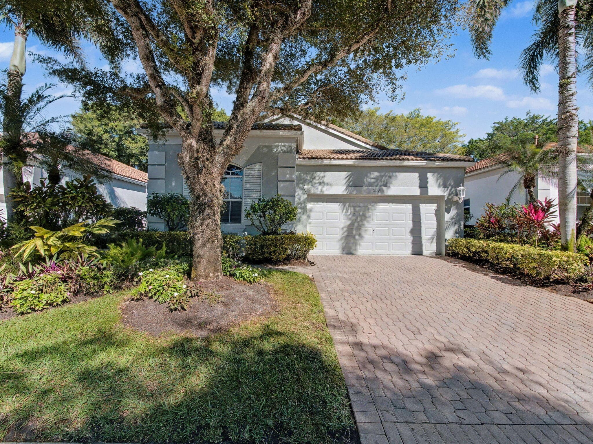 207 Sunset Bay Court, Palm Beach Gardens, FL 33418 2