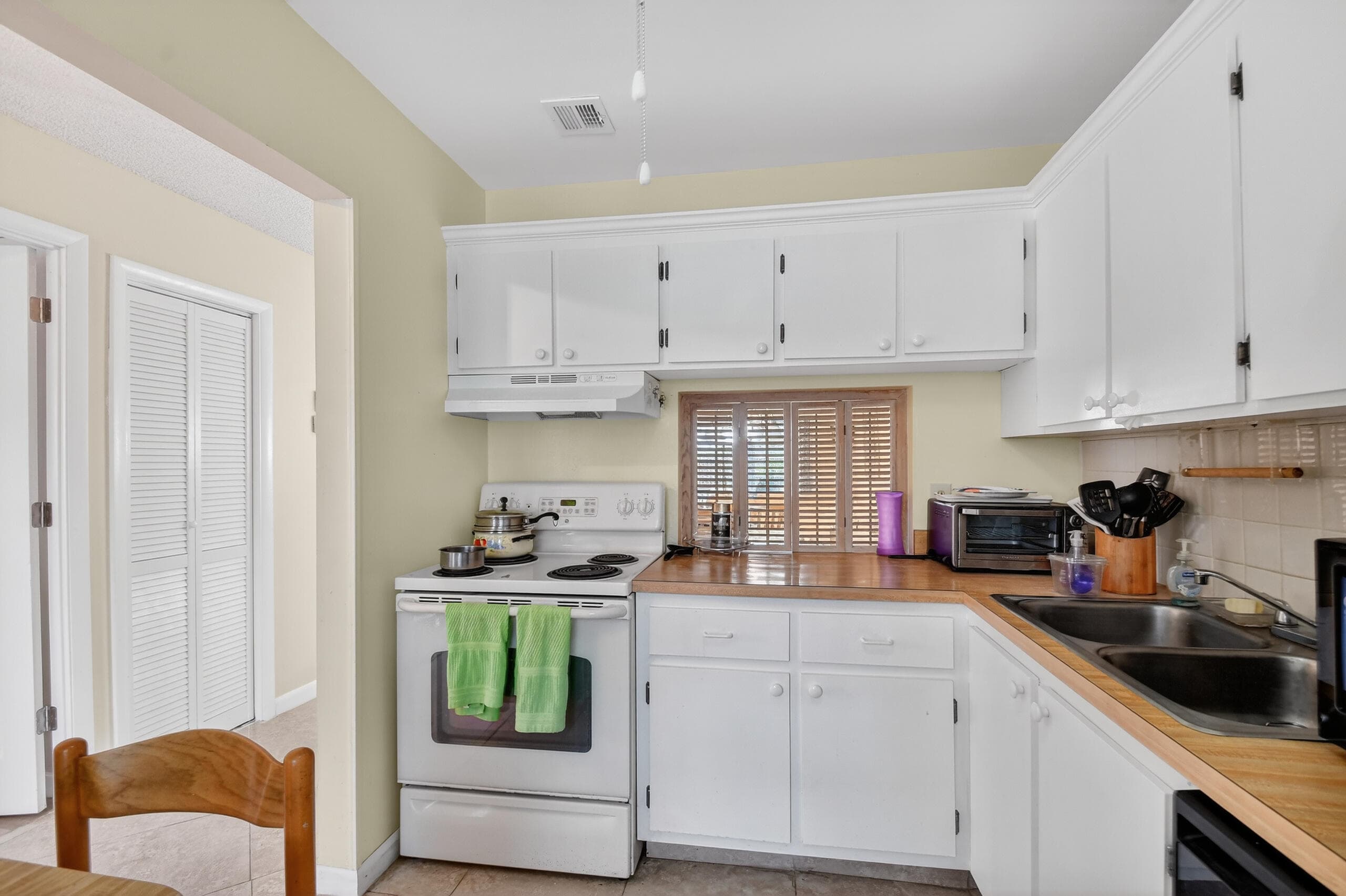 113 Lake Olive Drive 113, West Palm Beach, FL 33411 5