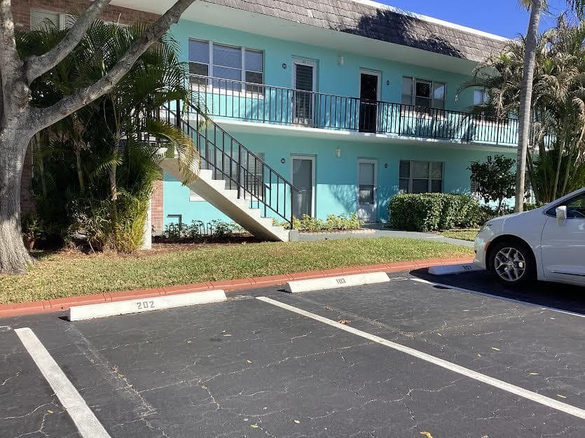 1200 Colonnades Drive 202, Fort Pierce, FL 34949 25