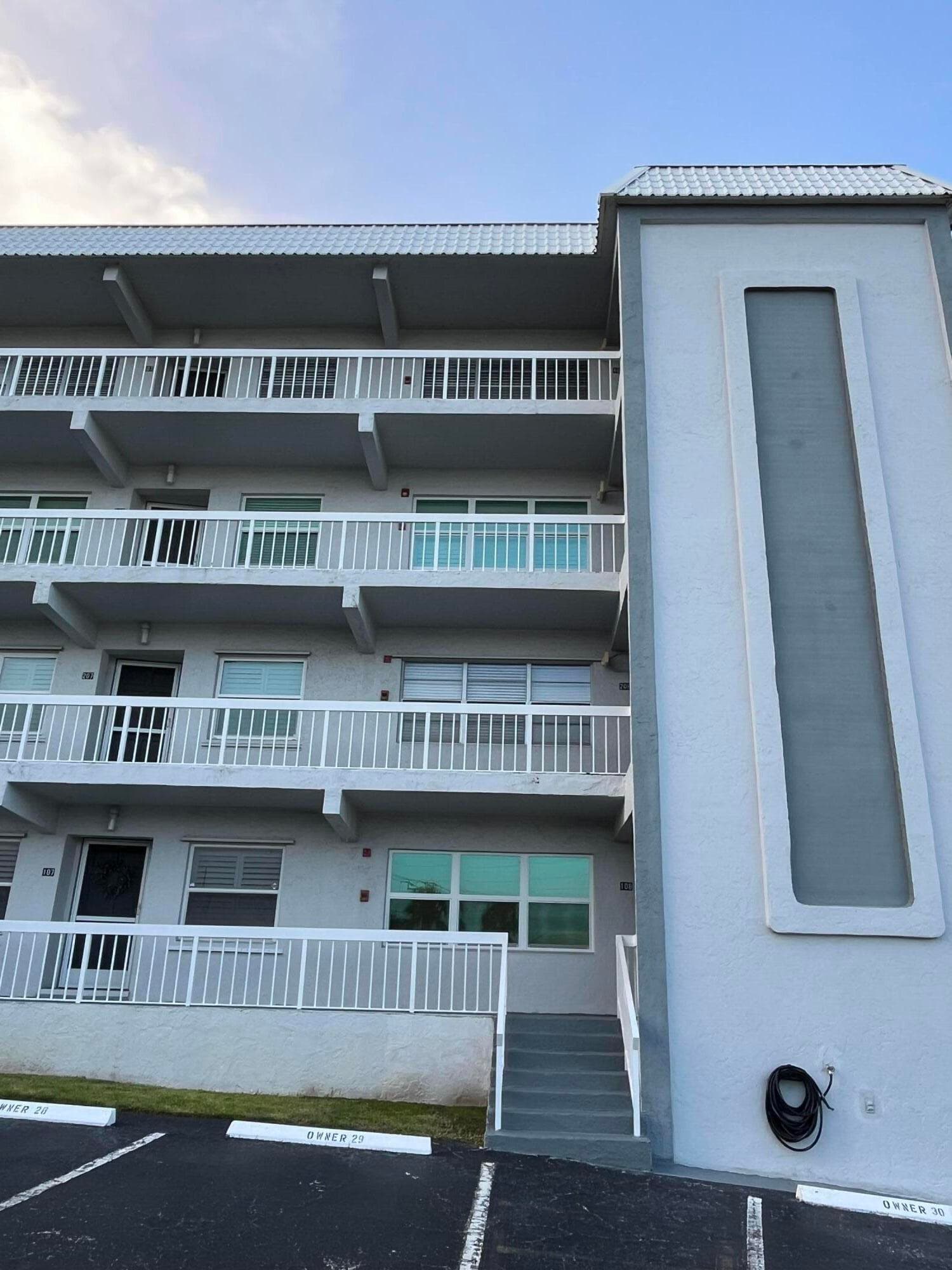 155 Yacht Club Drive 407, North Palm Beach, FL 33408 33