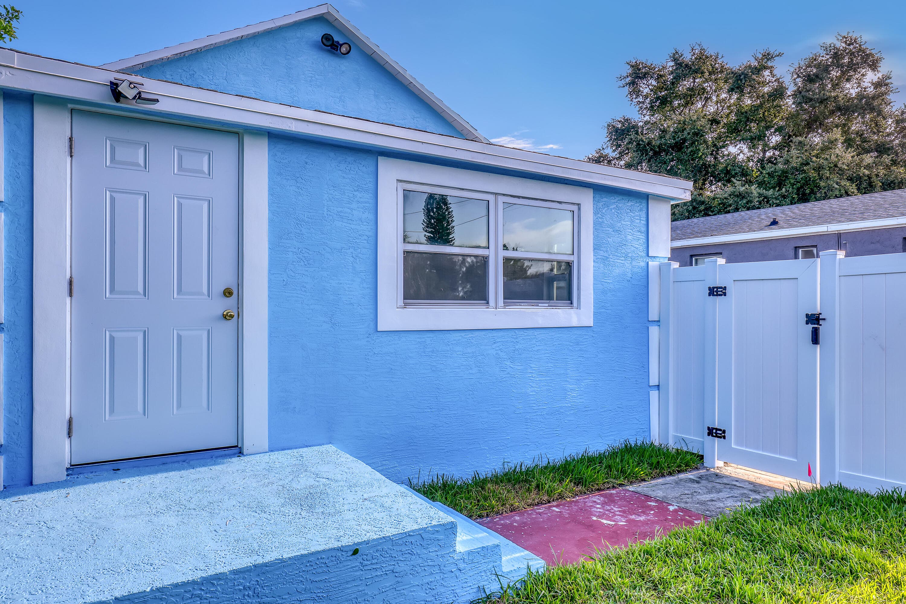 180 W 15th Street, Riviera Beach, FL 33404 4