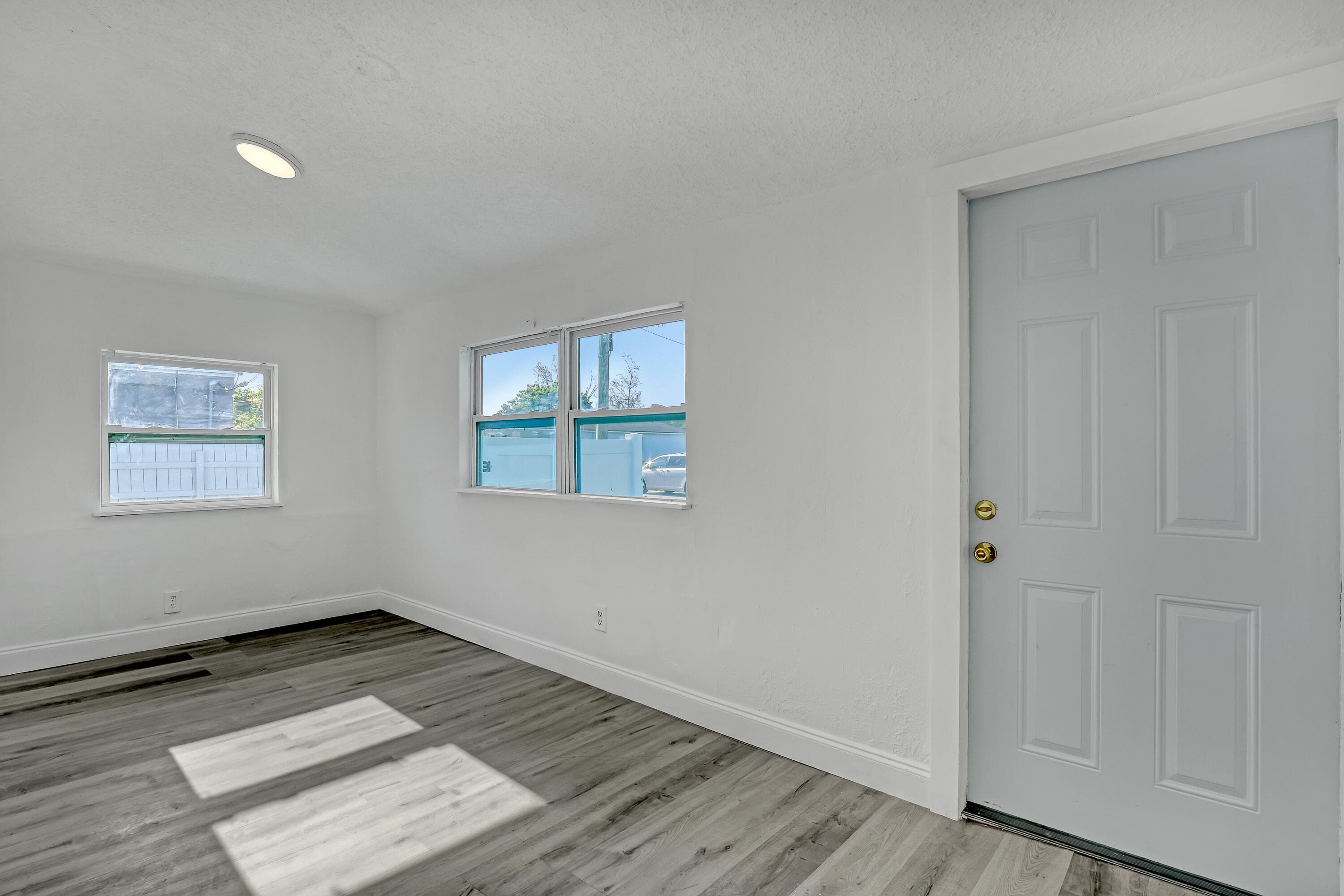 180 W 15th Street, Riviera Beach, FL 33404 8