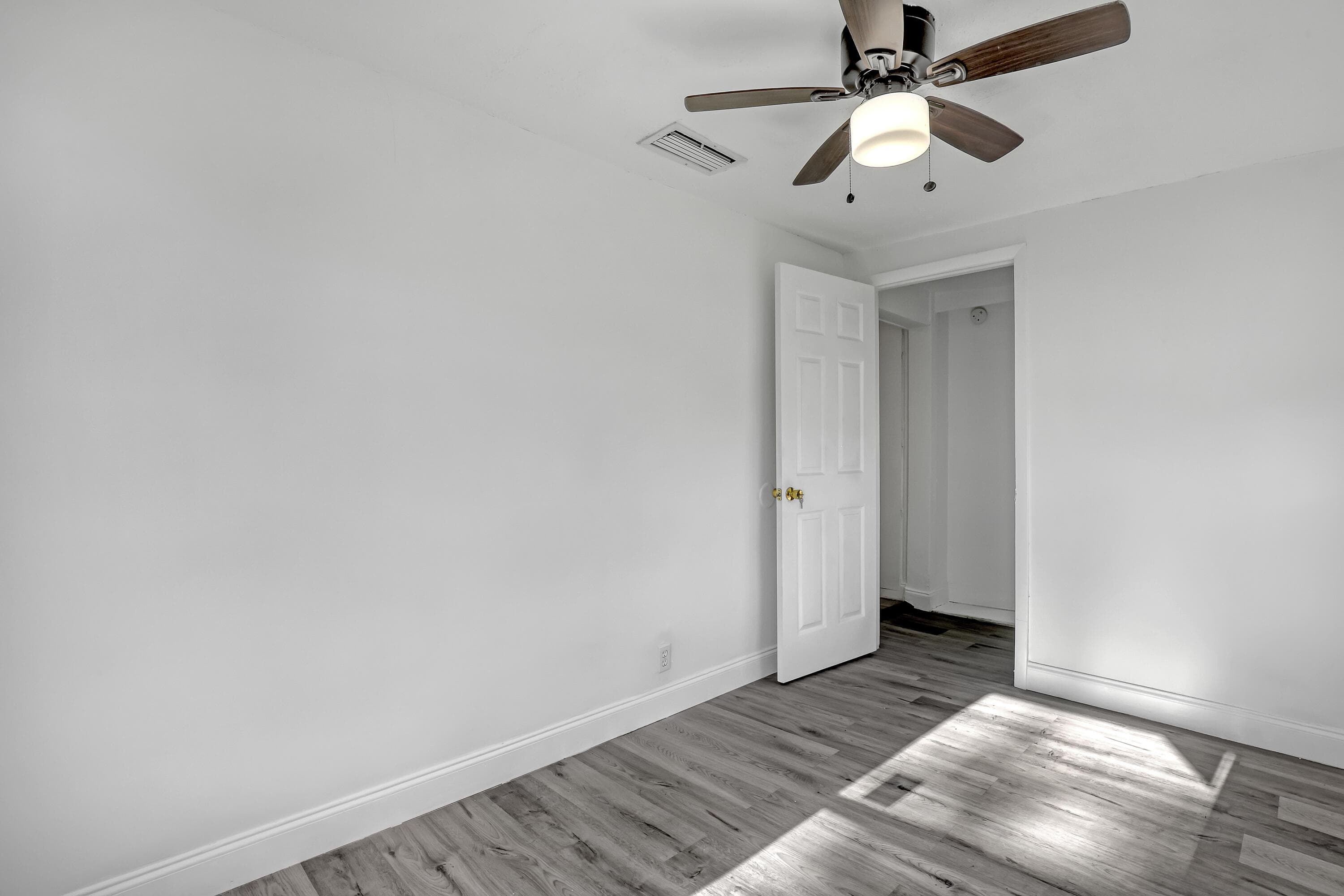 180 W 15th Street, Riviera Beach, FL 33404 17
