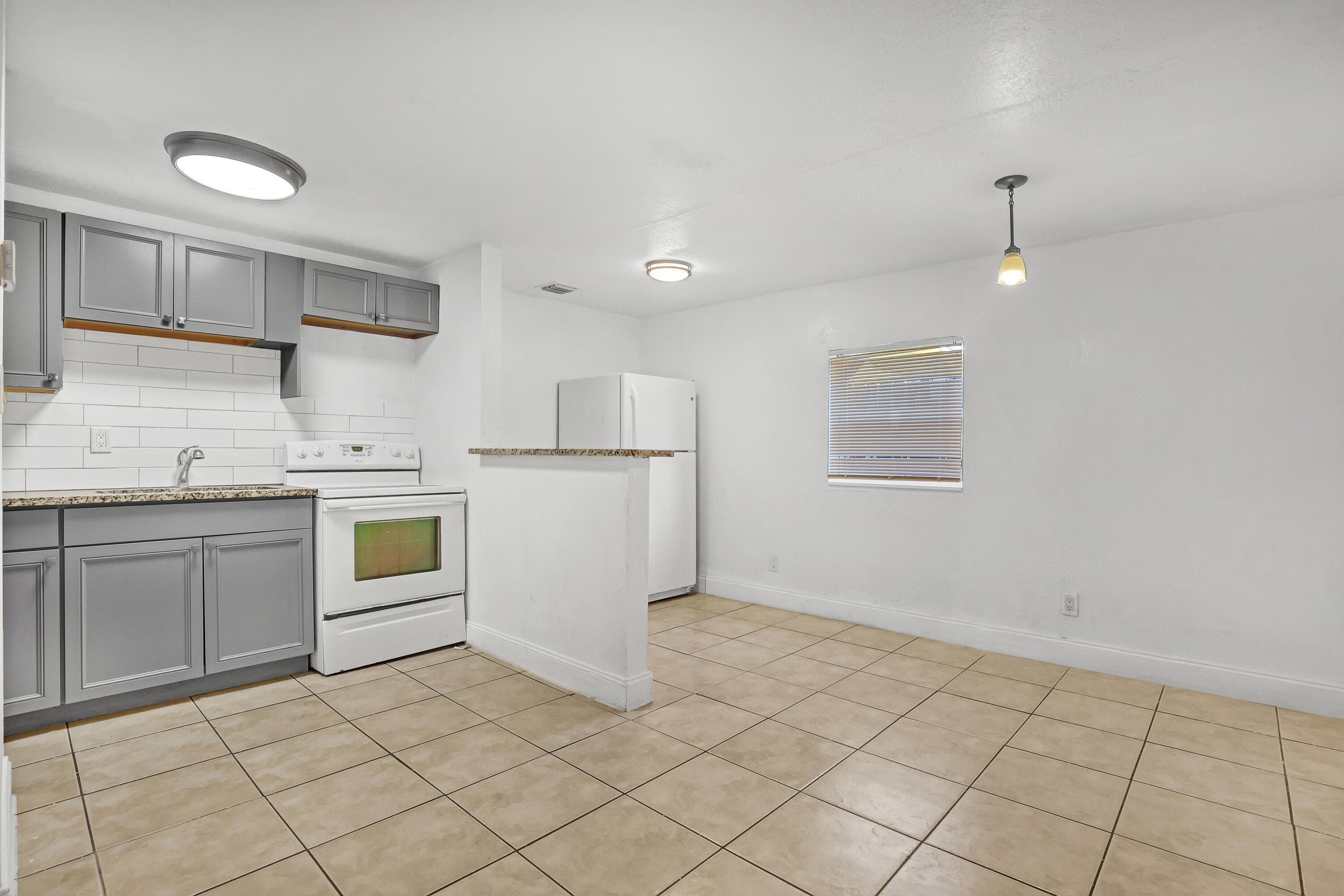 180 W 15th Street, Riviera Beach, FL 33404 30