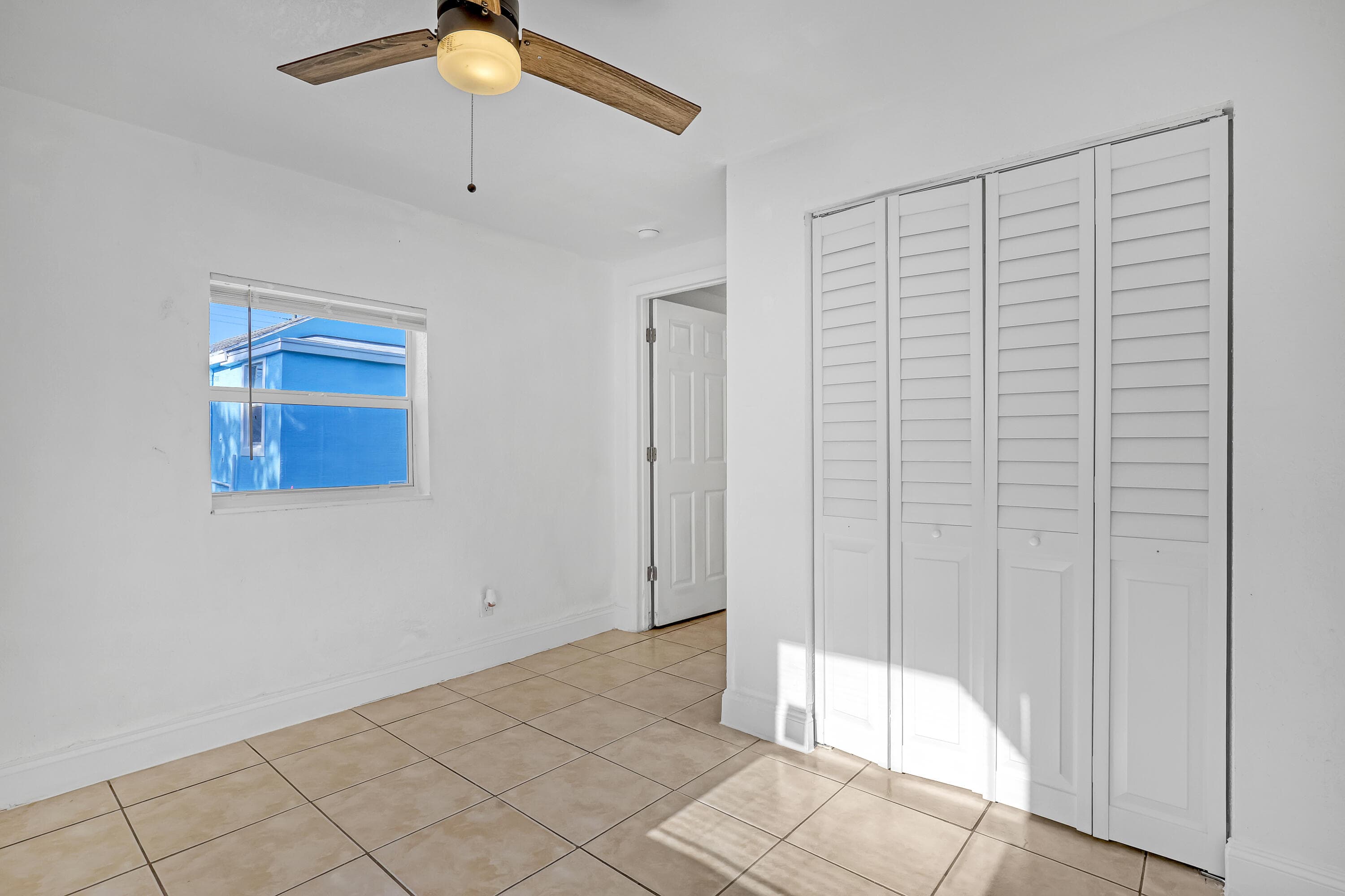 180 W 15th Street, Riviera Beach, FL 33404 38
