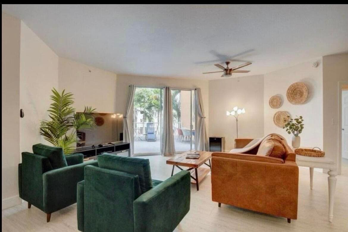 802 W Windward Way 216, Lantana, FL 33462 11