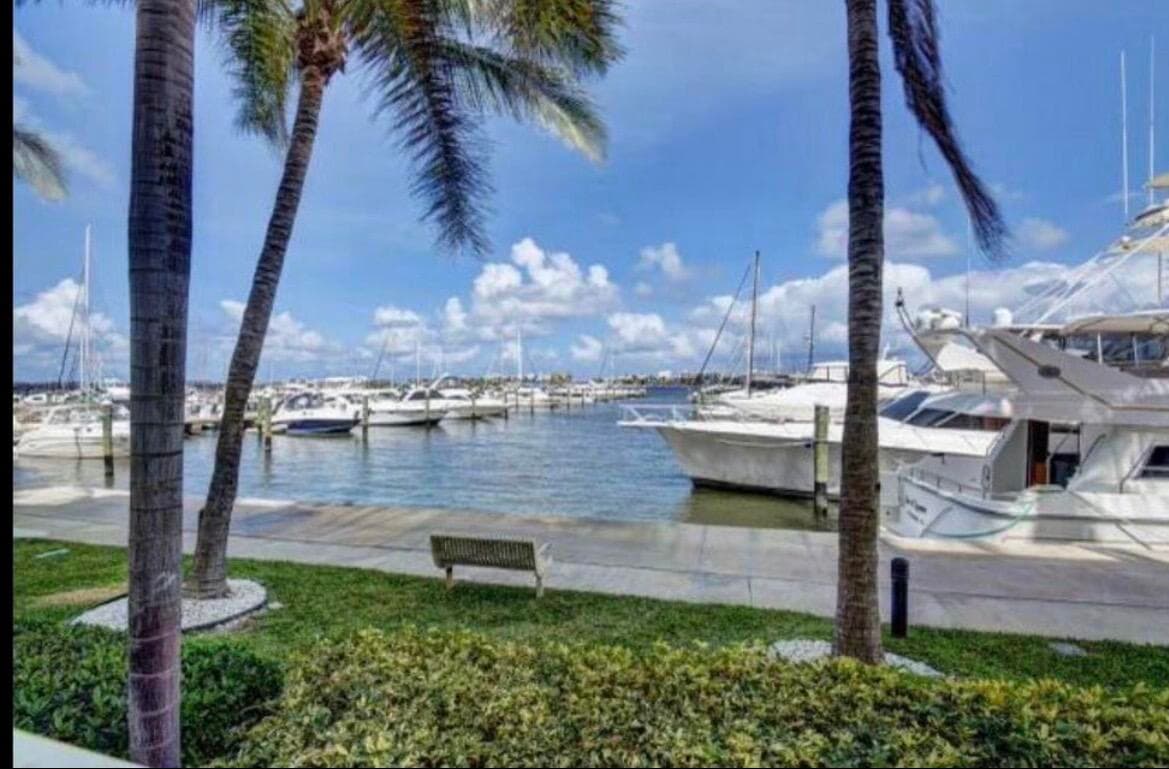 802 W Windward Way 216, Lantana, FL 33462 17