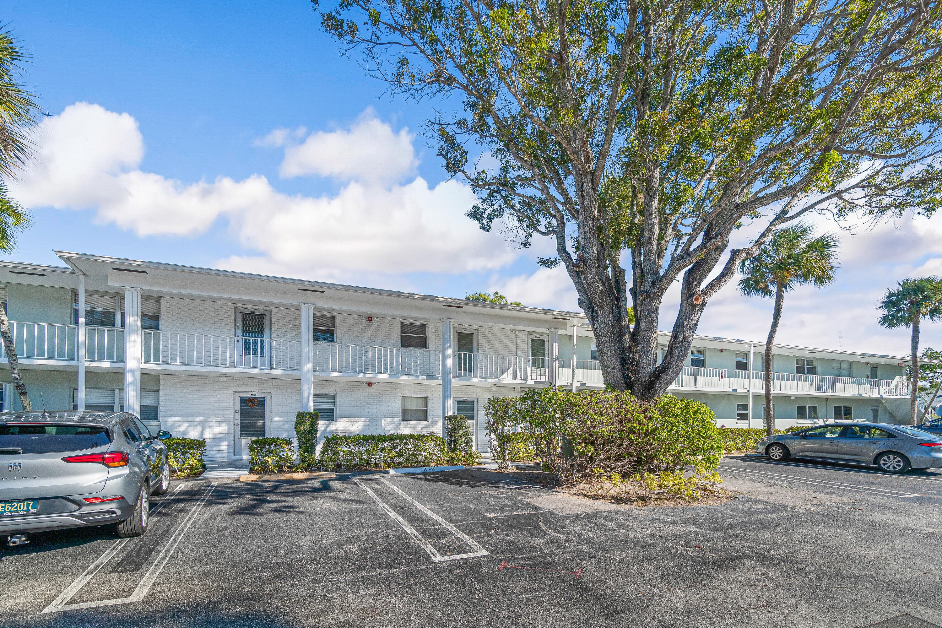 2700 SW 22nd Avenue 1407, Delray Beach, FL 33445 3
