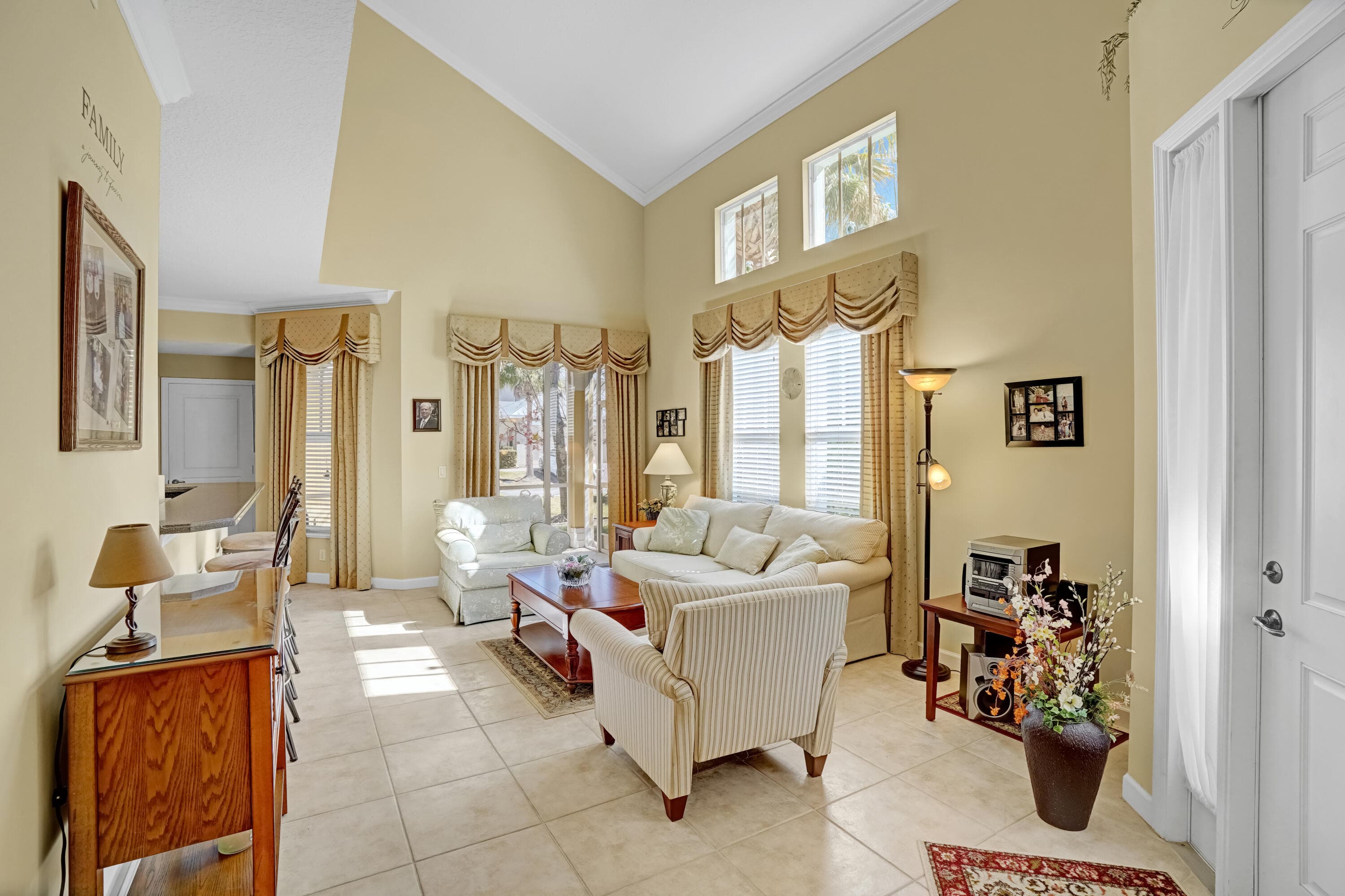 10484 SW Westlawn Boulevard, Port St. Lucie, FL 34987 10
