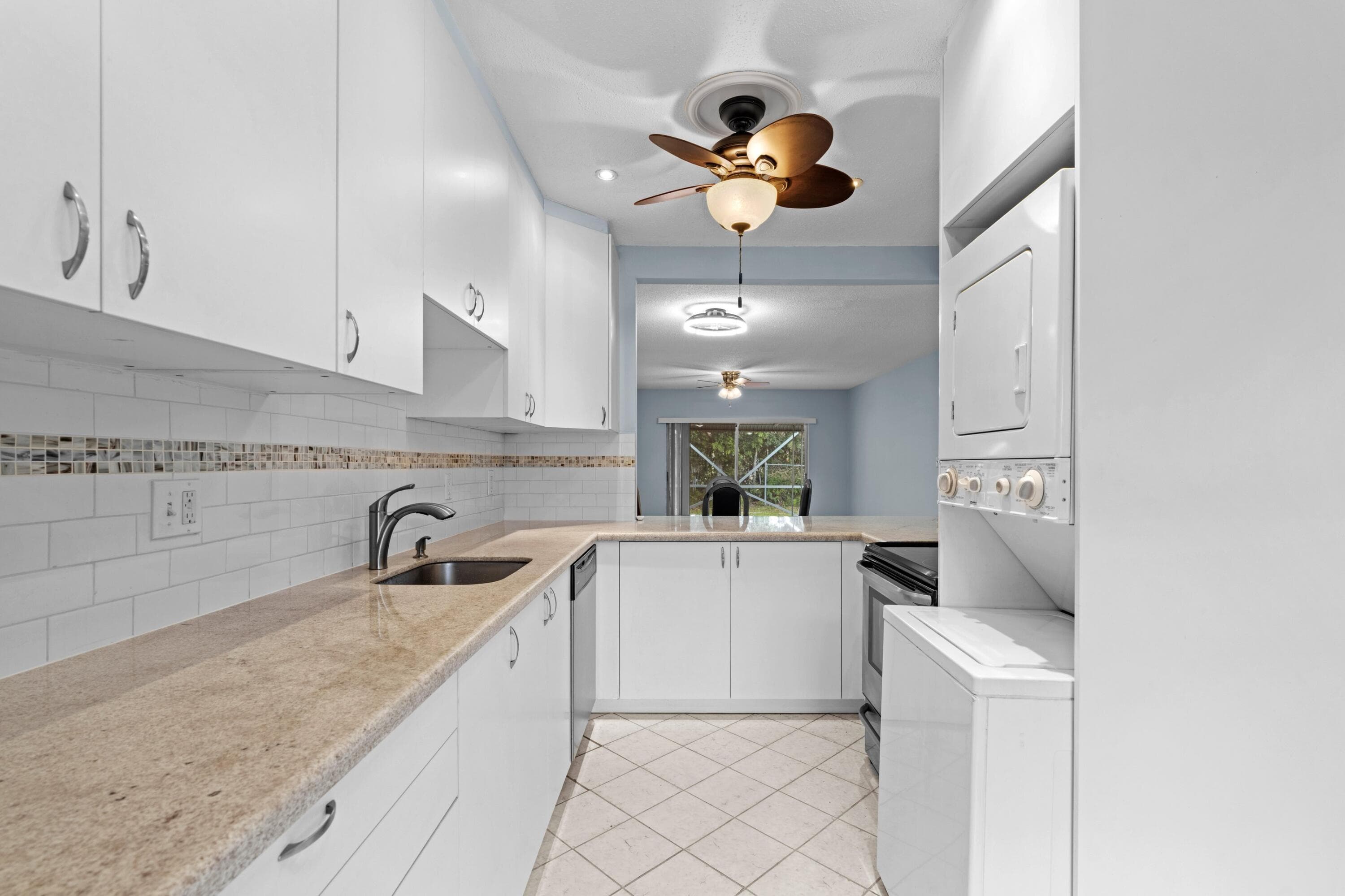 8555 Bella Vista Drive 86, Boca Raton, FL 33433 9