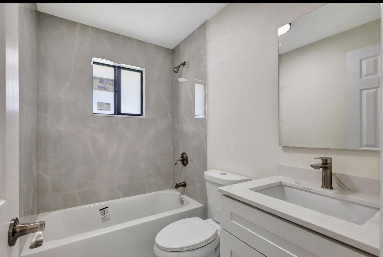2016 Avenue S, Riviera Beach, FL 33404 8