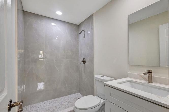 2016 Avenue S, Riviera Beach, FL 33404 12