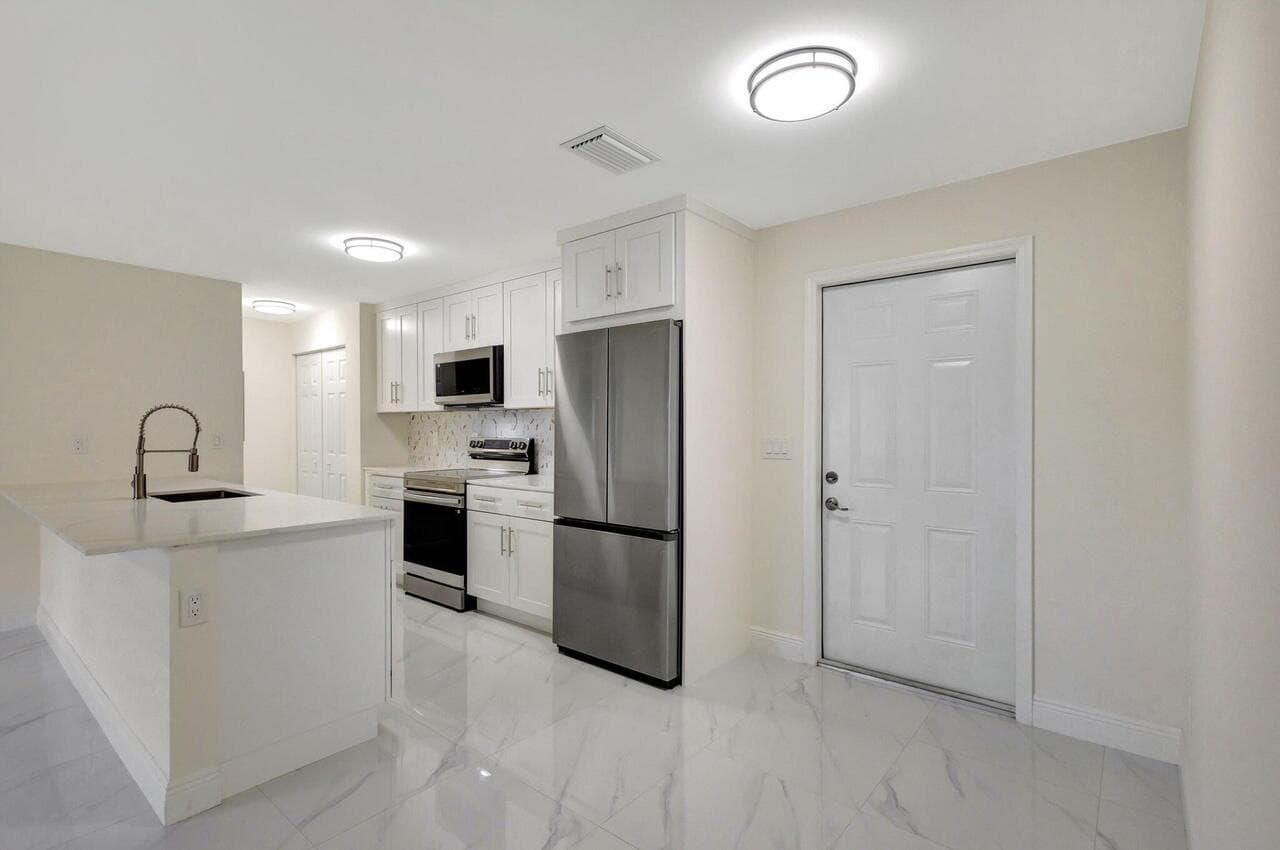 2016 Avenue S, Riviera Beach, FL 33404 14