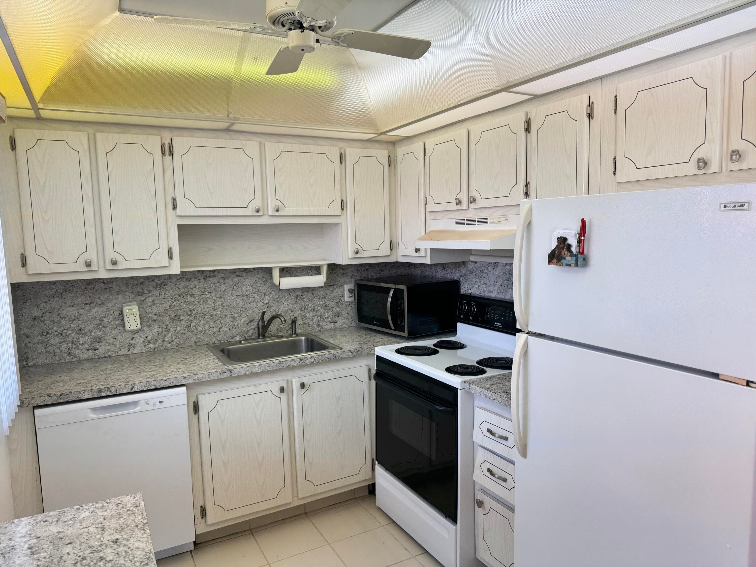 277 Seville L, Delray Beach, FL 33446 5