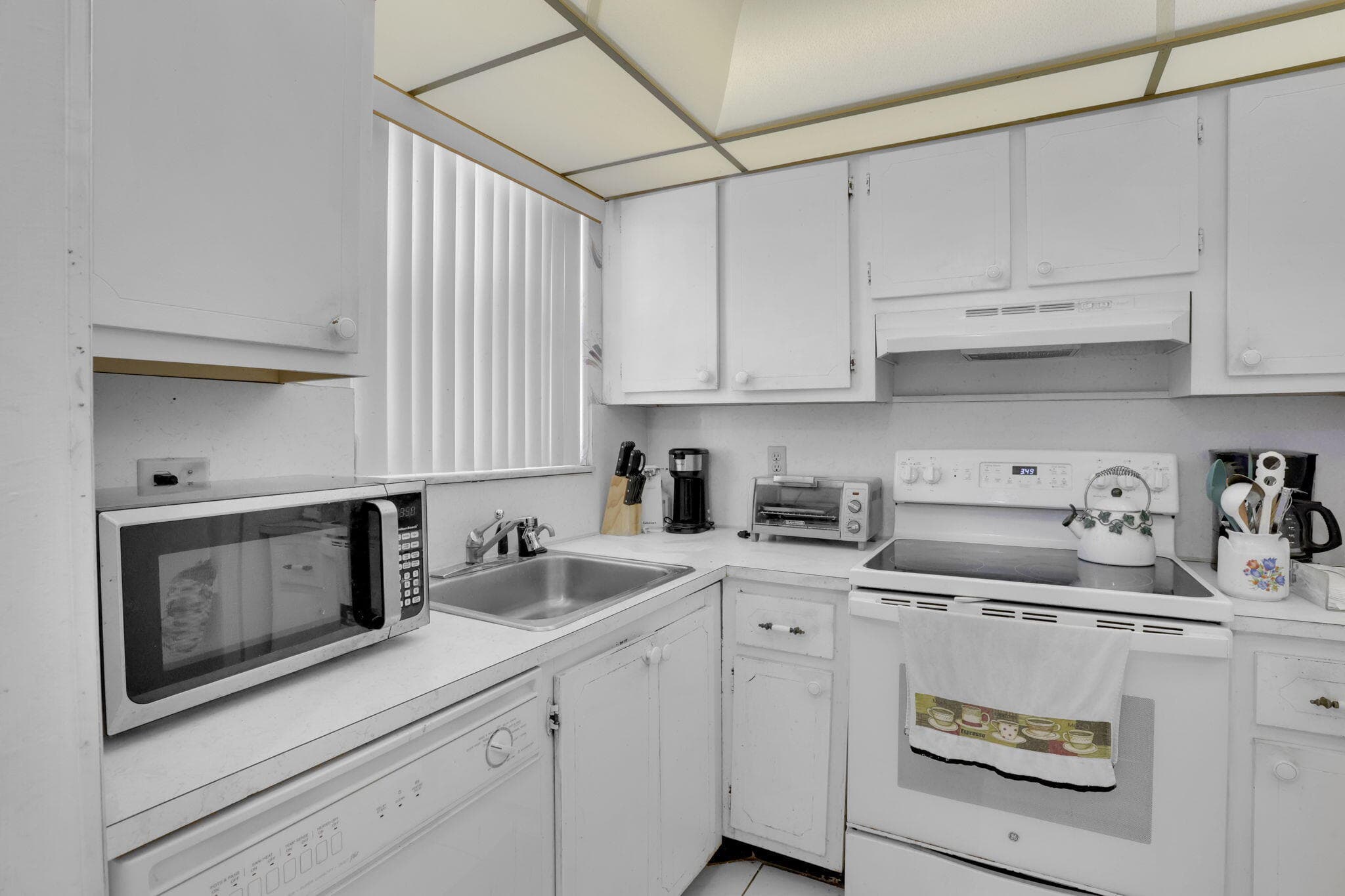 2751 E Sunrise Lakes Drive 204, Sunrise, FL 33322 5