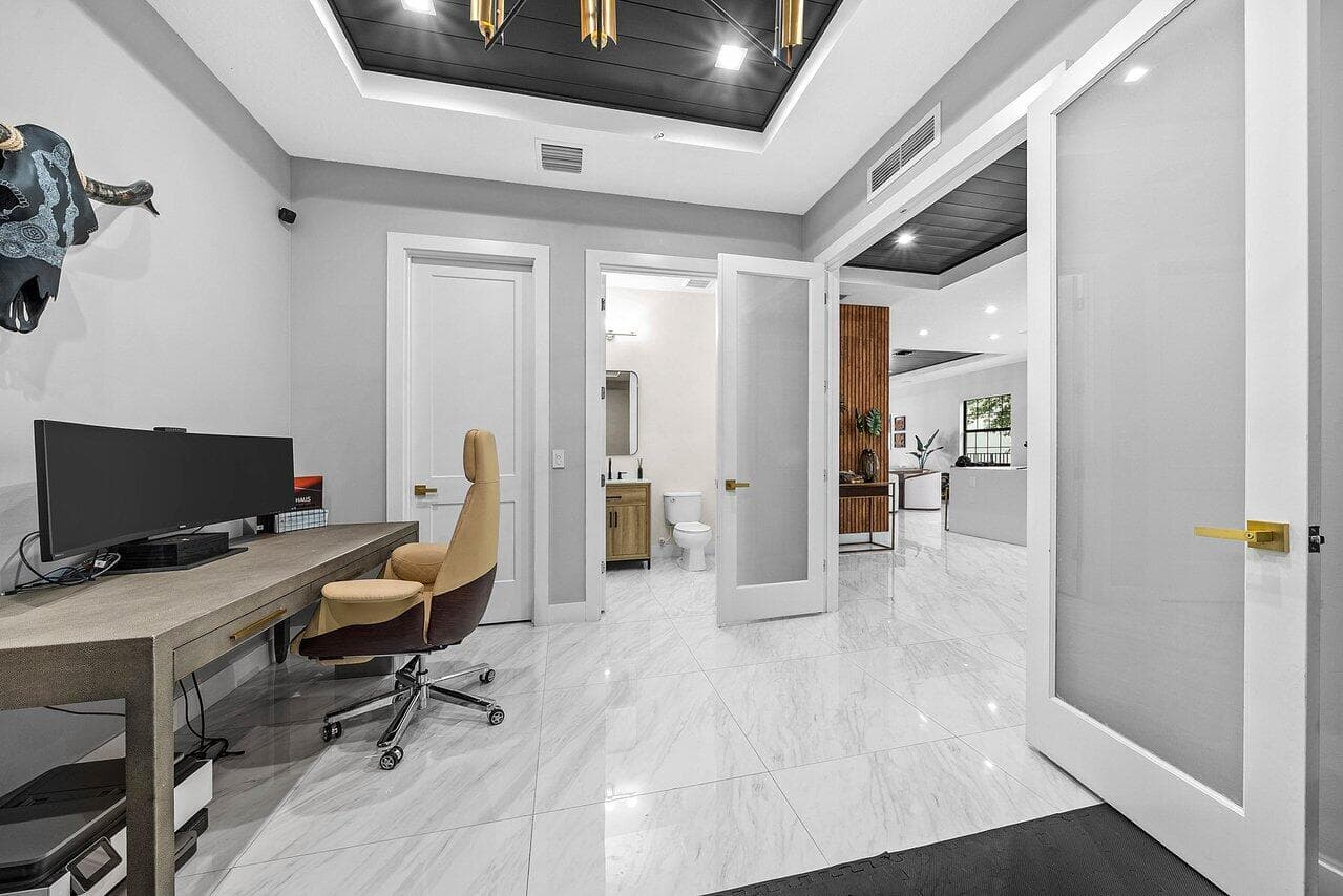 3019 Gin Berry Way, West Palm Beach, FL 33401 32