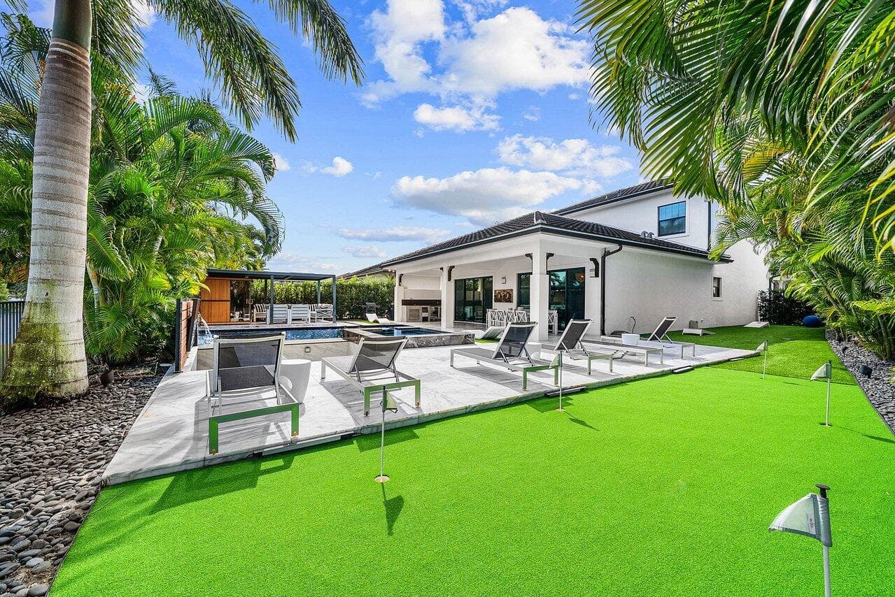 3019 Gin Berry Way, West Palm Beach, FL 33401 35