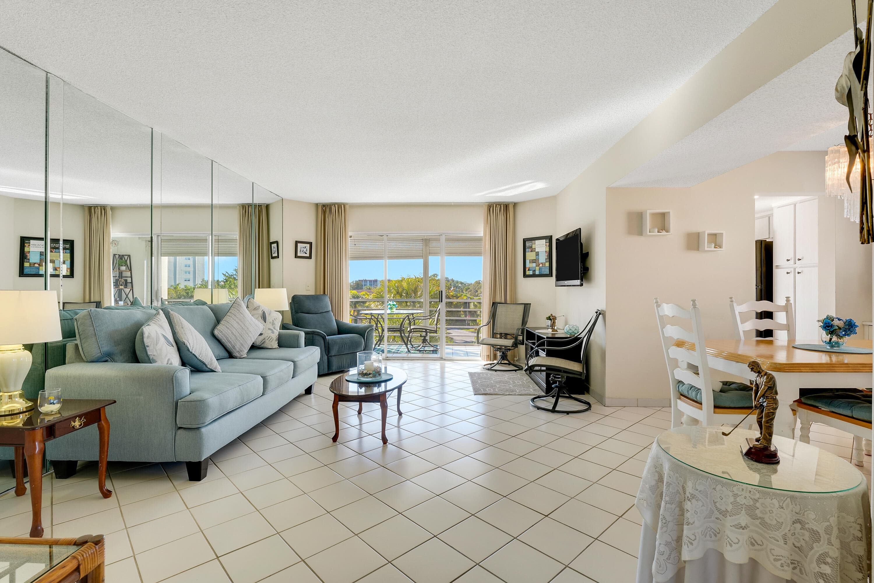 3590 Via Poinciana 416, Lake Worth, FL 33467 3