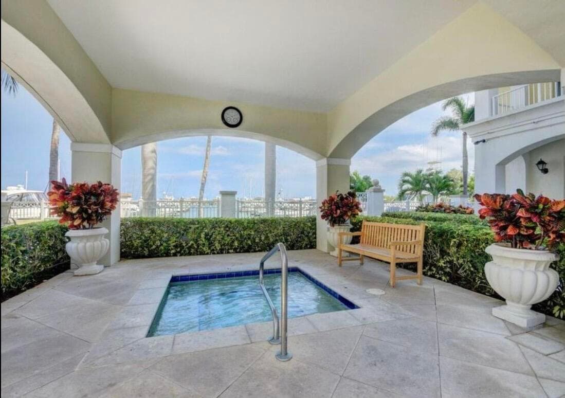 804 E Windward Way 316, Lantana, FL 33462 21
