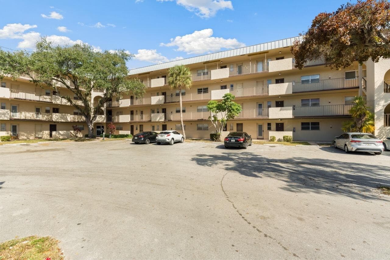 6301 N Falls Cir Drive 307, Lauderhill, FL 33319 4