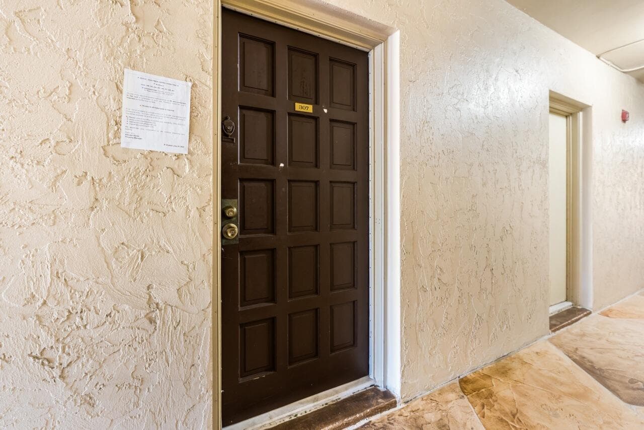 6301 N Falls Cir Drive 307, Lauderhill, FL 33319 6