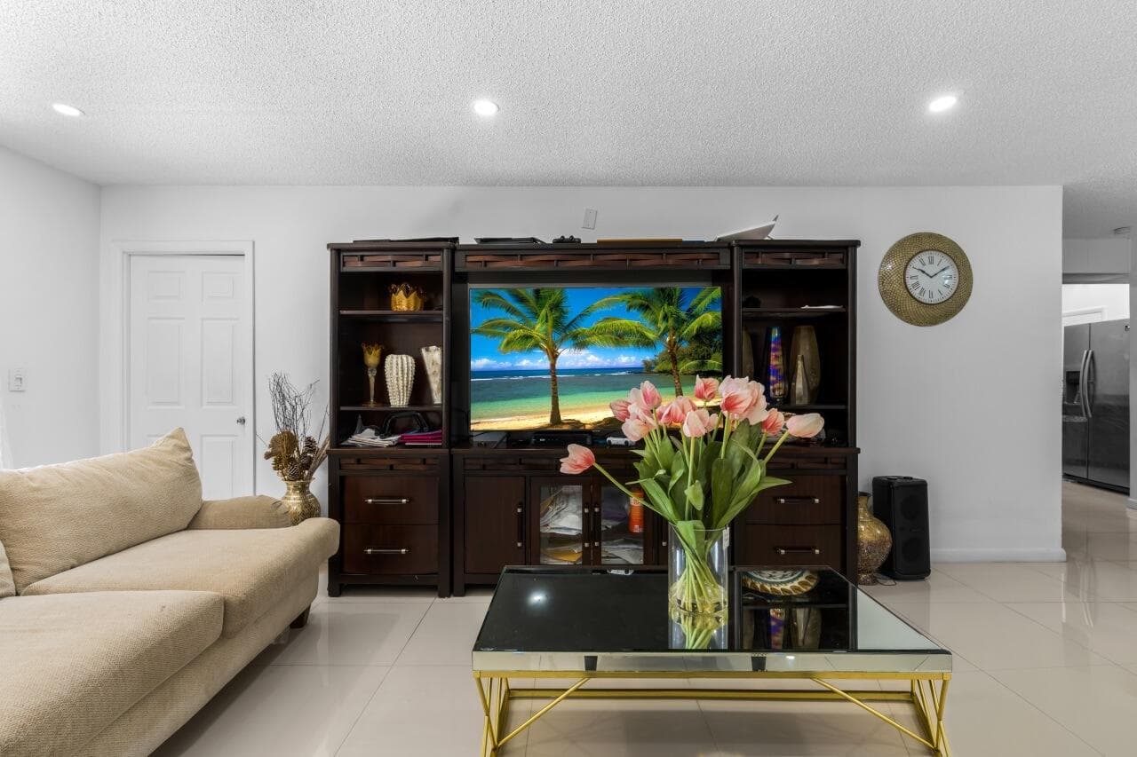 6301 N Falls Cir Drive 307, Lauderhill, FL 33319 7