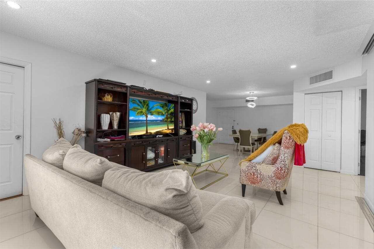 6301 N Falls Cir Drive 307, Lauderhill, FL 33319 8
