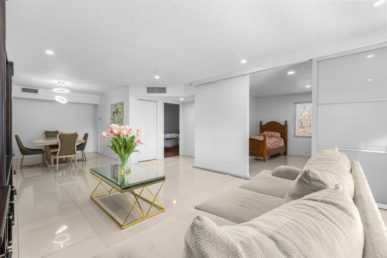 6301 N Falls Cir Drive 307, Lauderhill, FL 33319 9