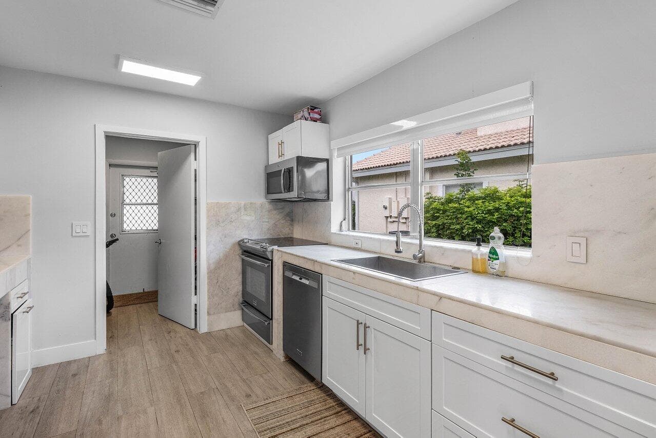 900 Marble Way, Boca Raton, FL 33432 34