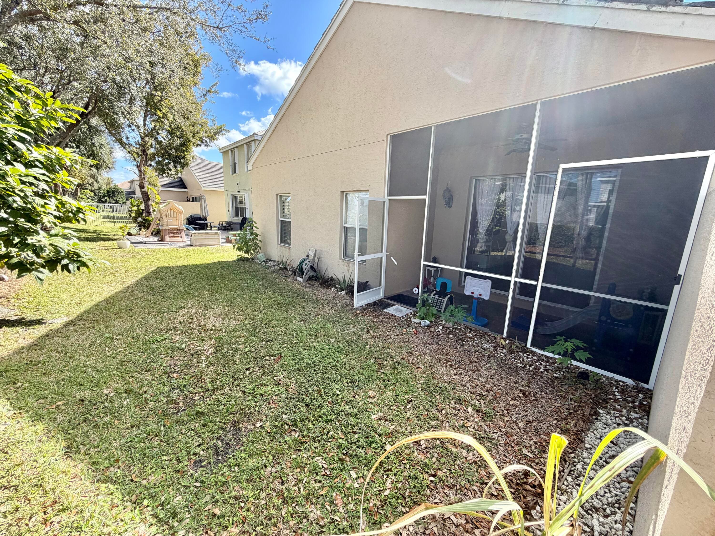 159 Berenger Walk, Royal Palm Beach, FL 33414 17