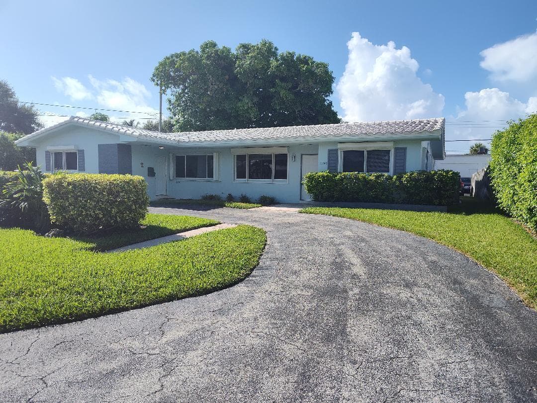 2248 NE 37th Street, Lighthouse Point, FL 33064