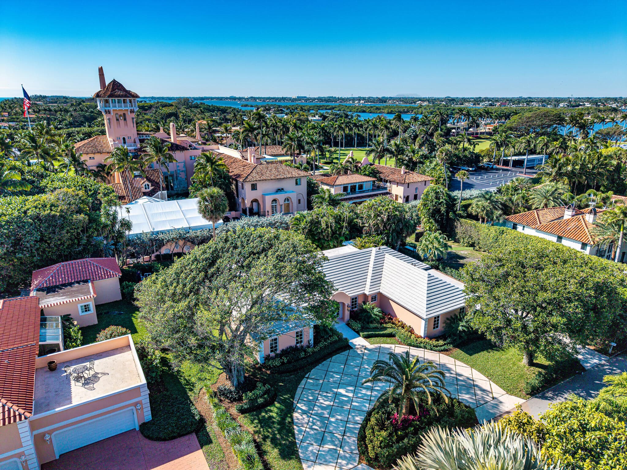 124 Woodbridge Road, Palm Beach, FL 33480 34