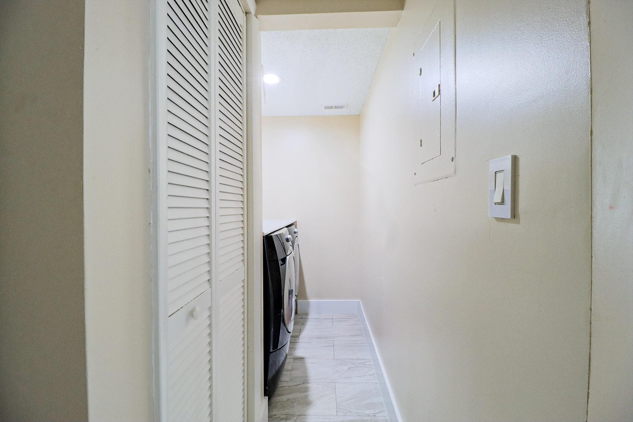 450 Palm Circle 106, Pembroke Pines, FL 33025 8