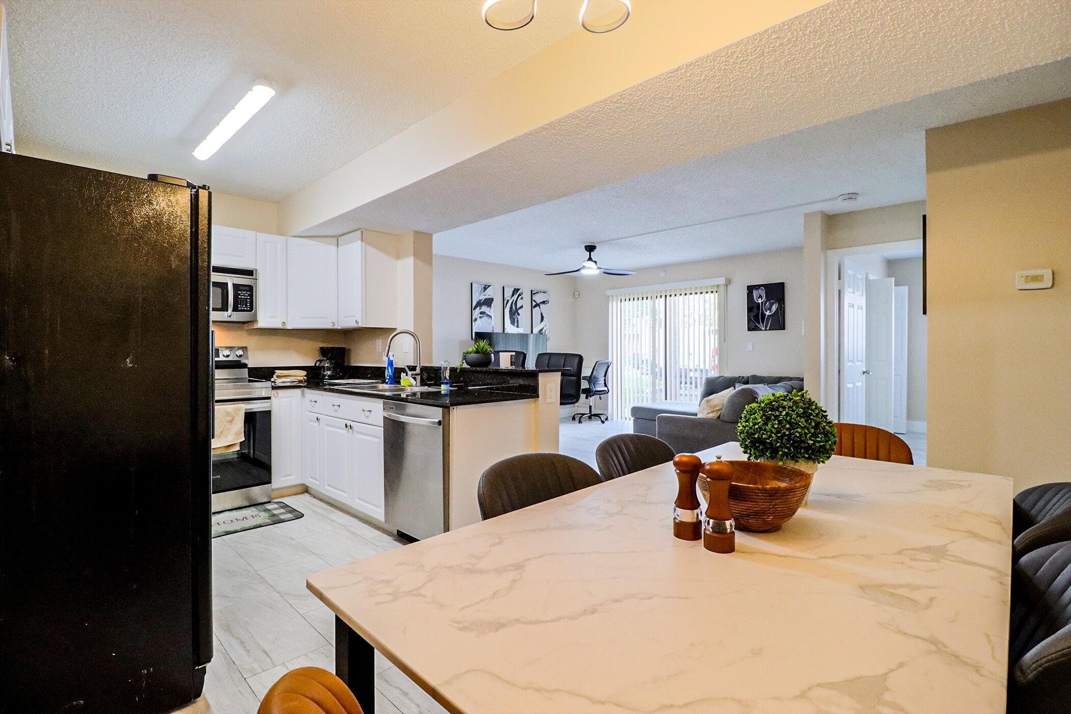450 Palm Circle 106, Pembroke Pines, FL 33025 13