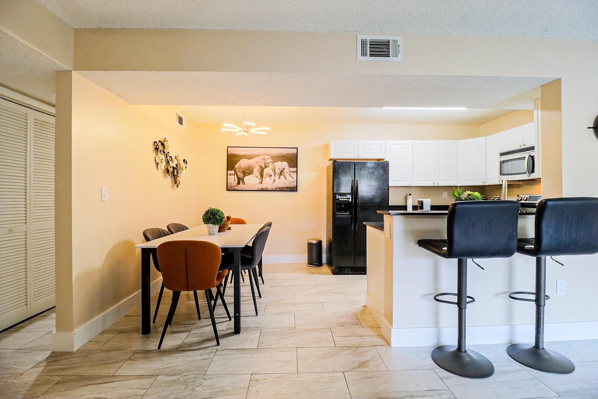 450 Palm Circle 106, Pembroke Pines, FL 33025 14