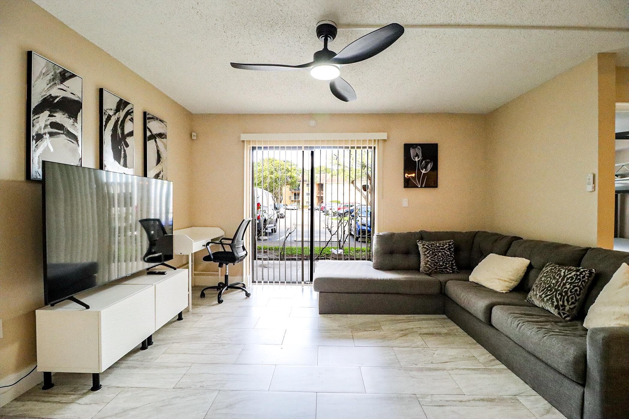 450 Palm Circle 106, Pembroke Pines, FL 33025 17