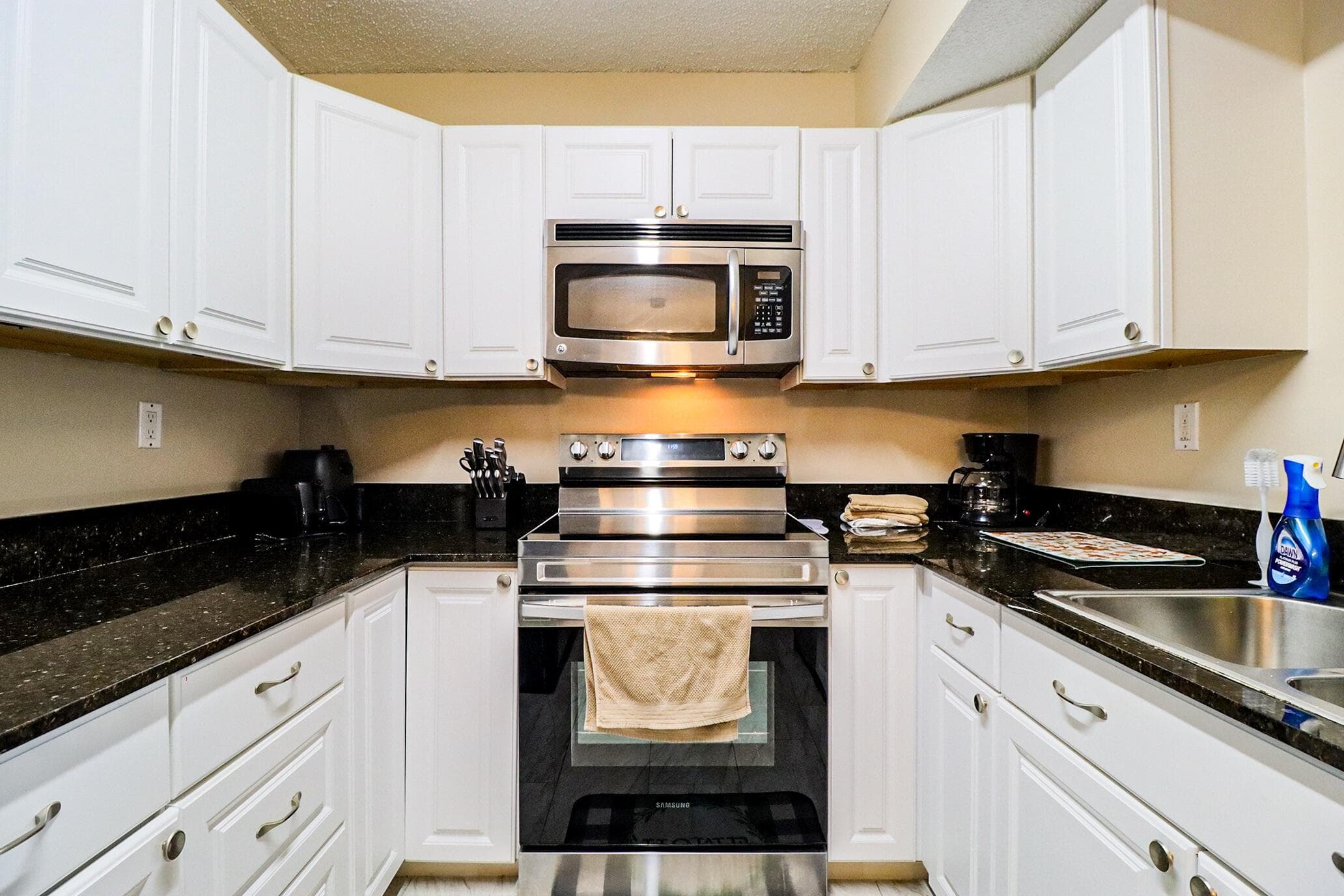 450 Palm Circle 106, Pembroke Pines, FL 33025 25