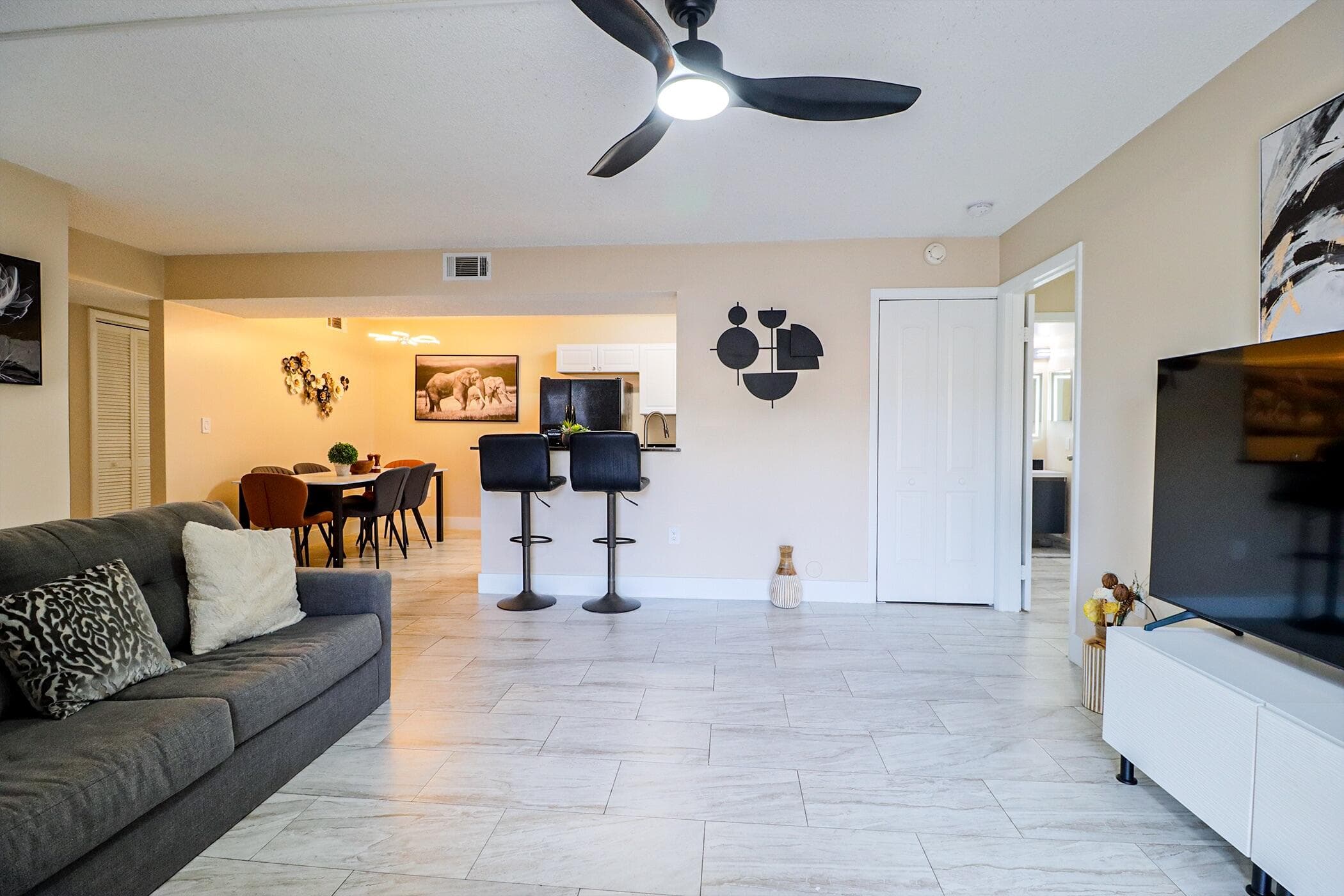 450 Palm Circle 106, Pembroke Pines, FL 33025 35