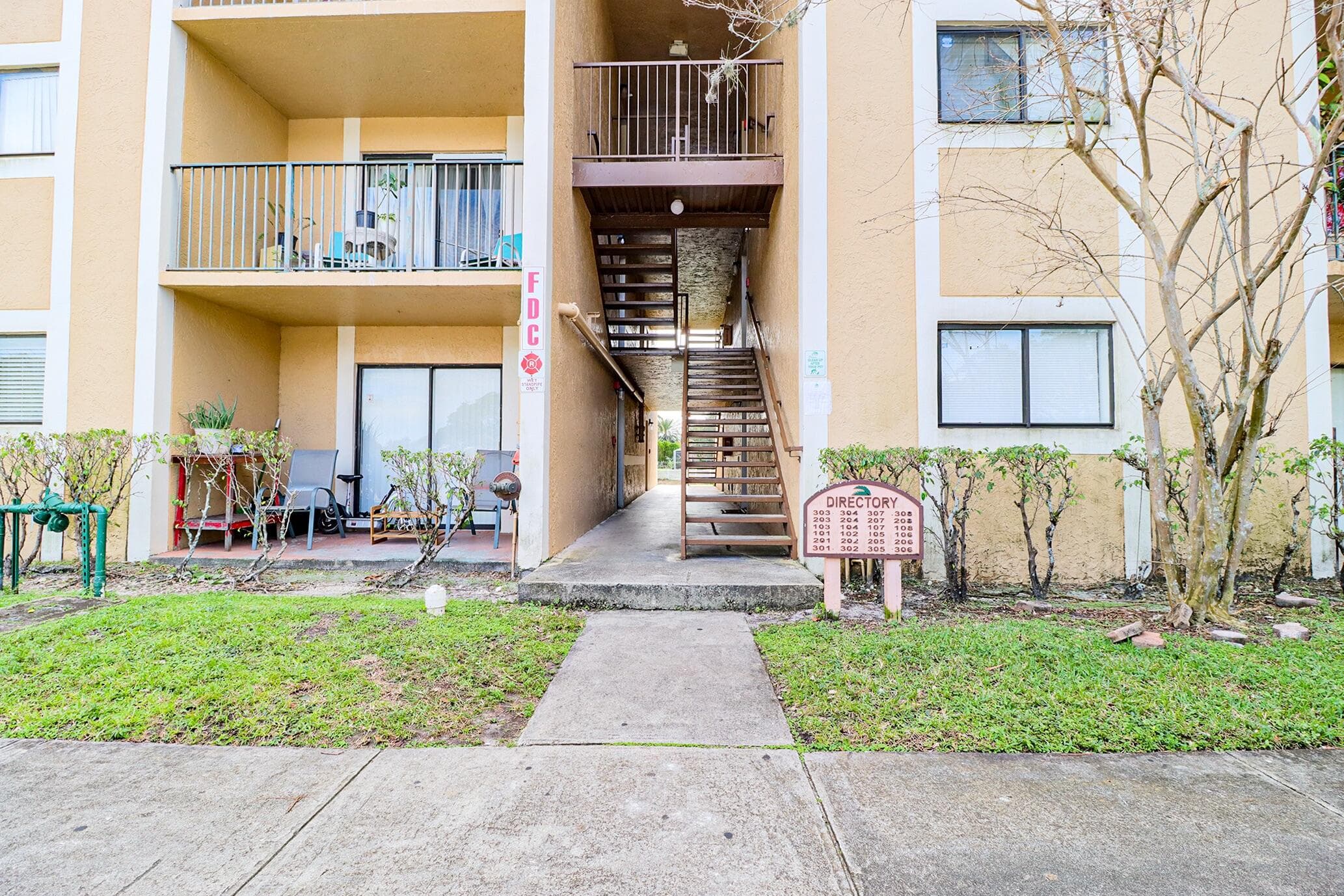 450 Palm Circle 106, Pembroke Pines, FL 33025 3
