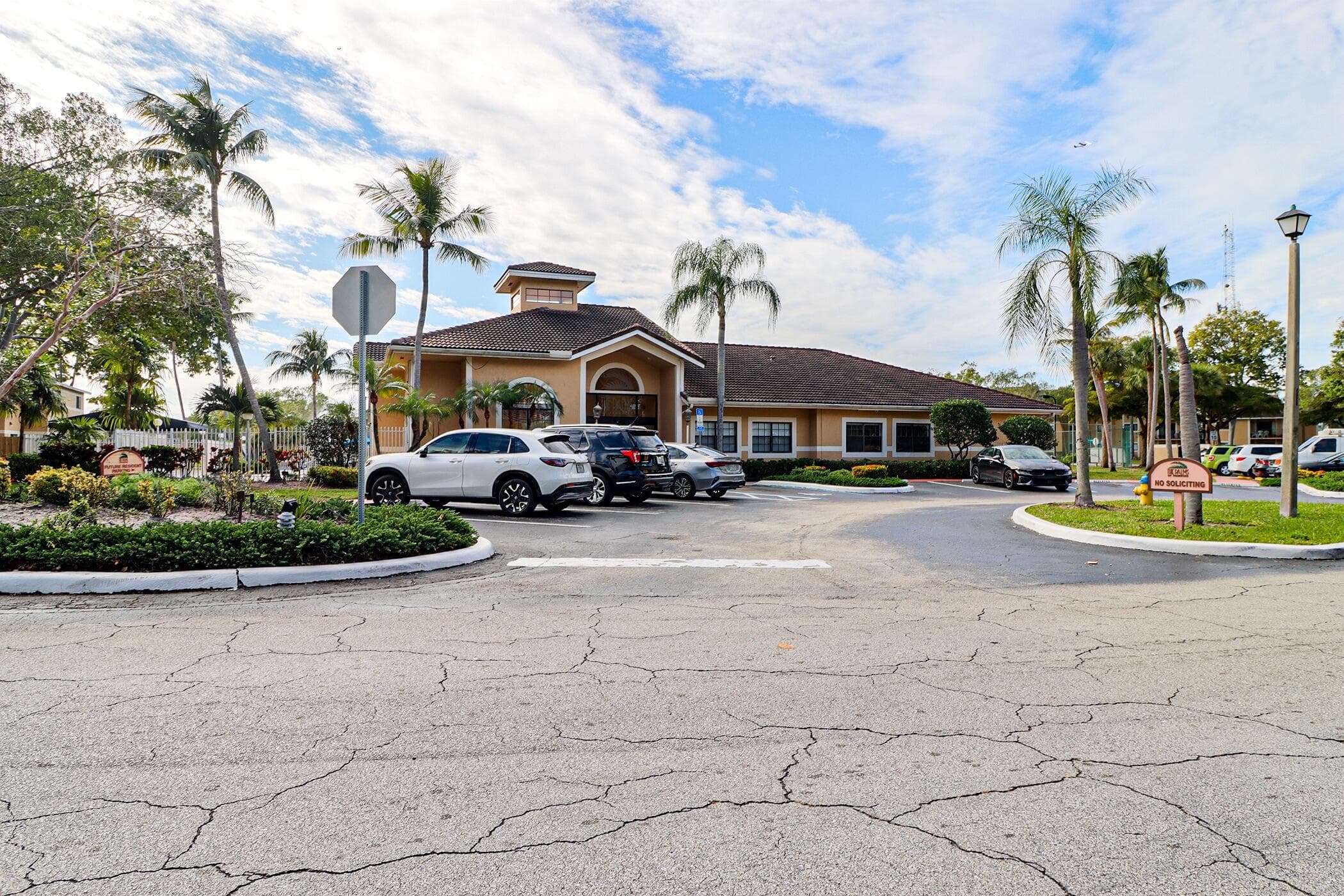 450 Palm Circle 106, Pembroke Pines, FL 33025 54