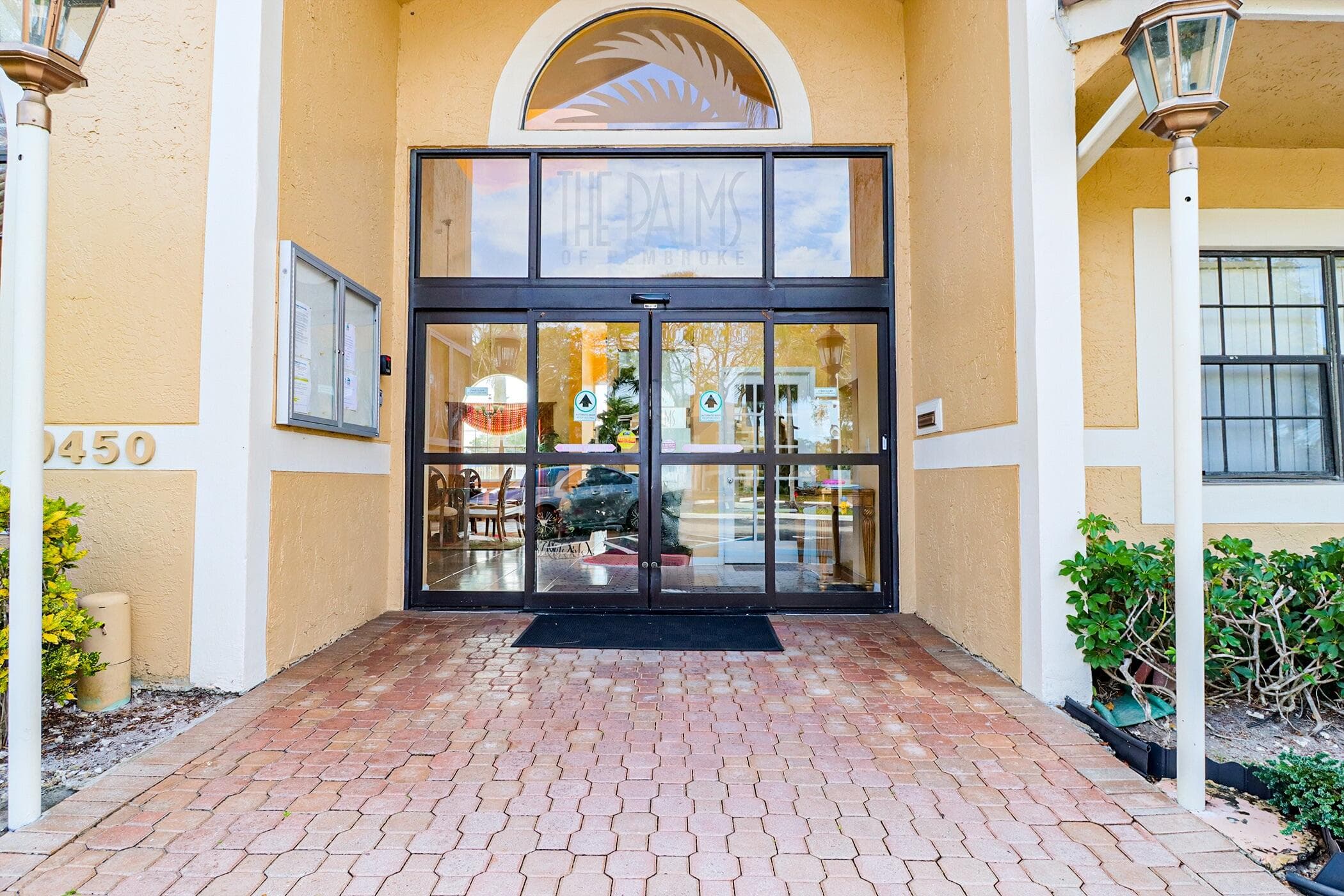 450 Palm Circle 106, Pembroke Pines, FL 33025 56