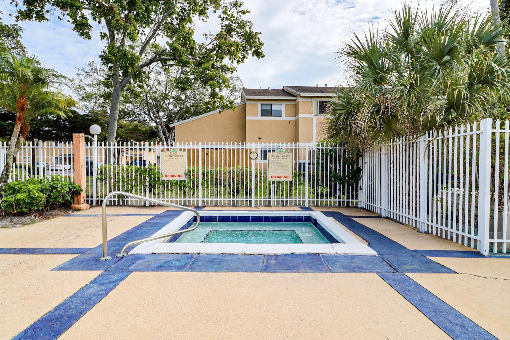 450 Palm Circle 106, Pembroke Pines, FL 33025 57