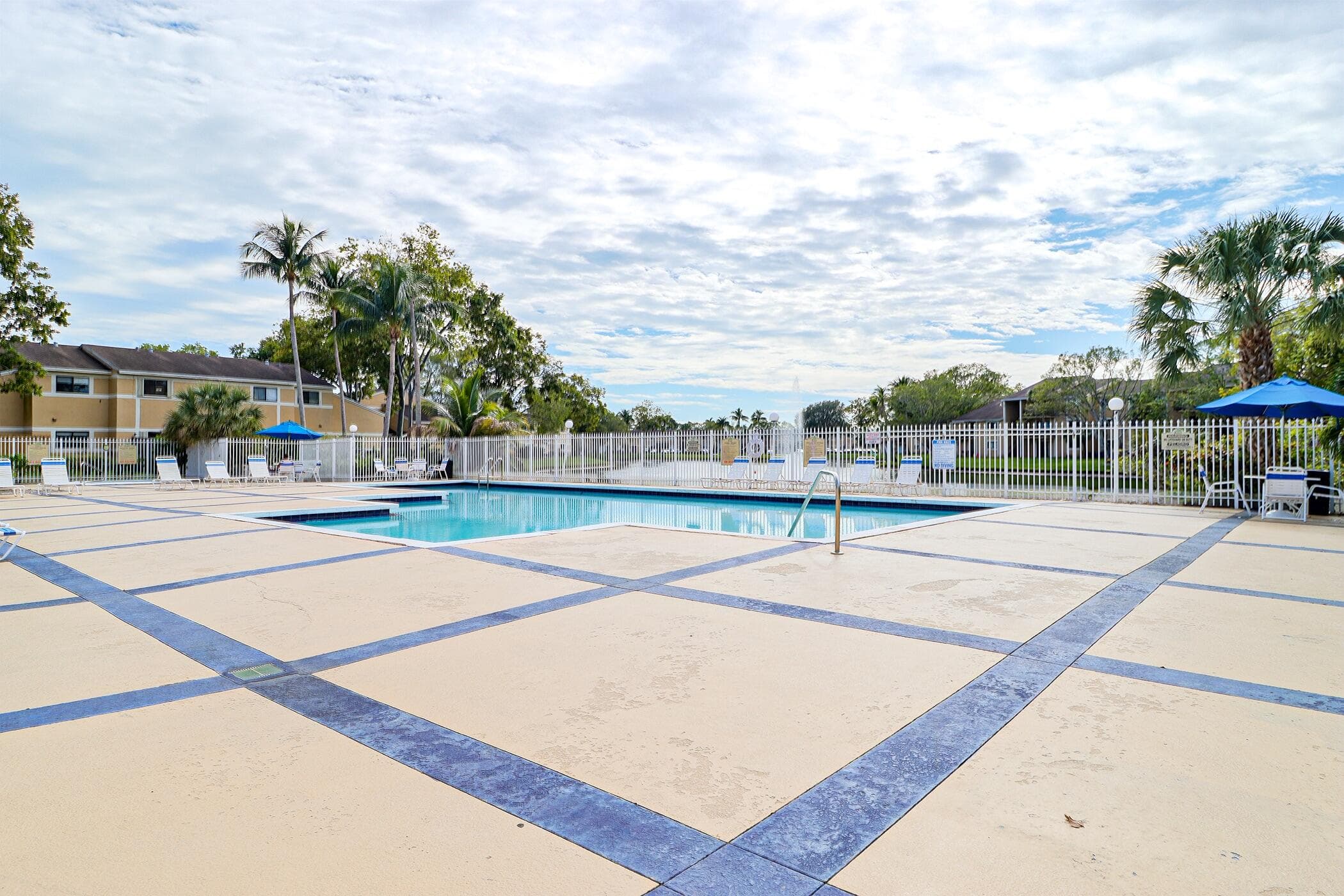 450 Palm Circle 106, Pembroke Pines, FL 33025 62