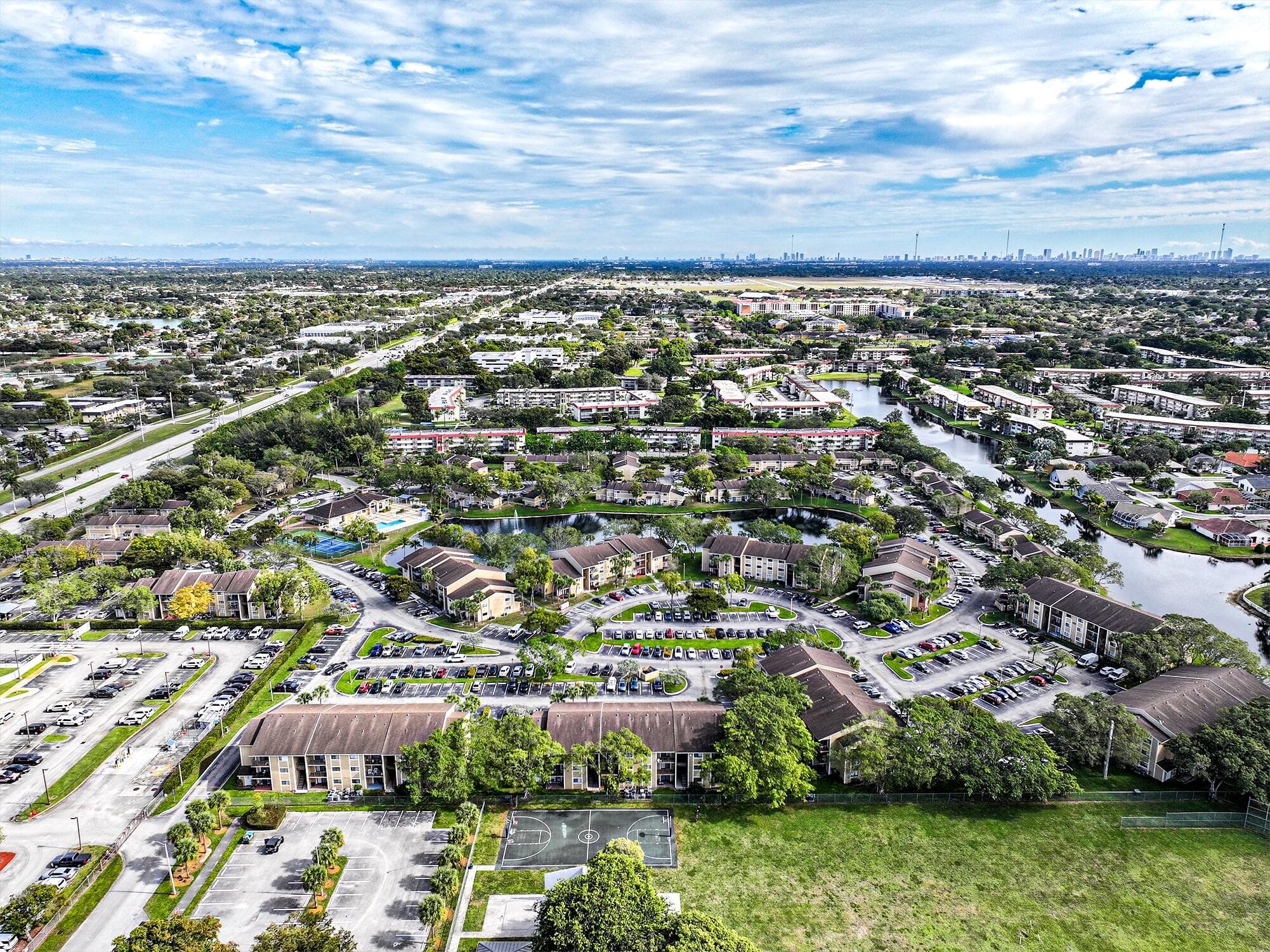 450 Palm Circle 106, Pembroke Pines, FL 33025 70