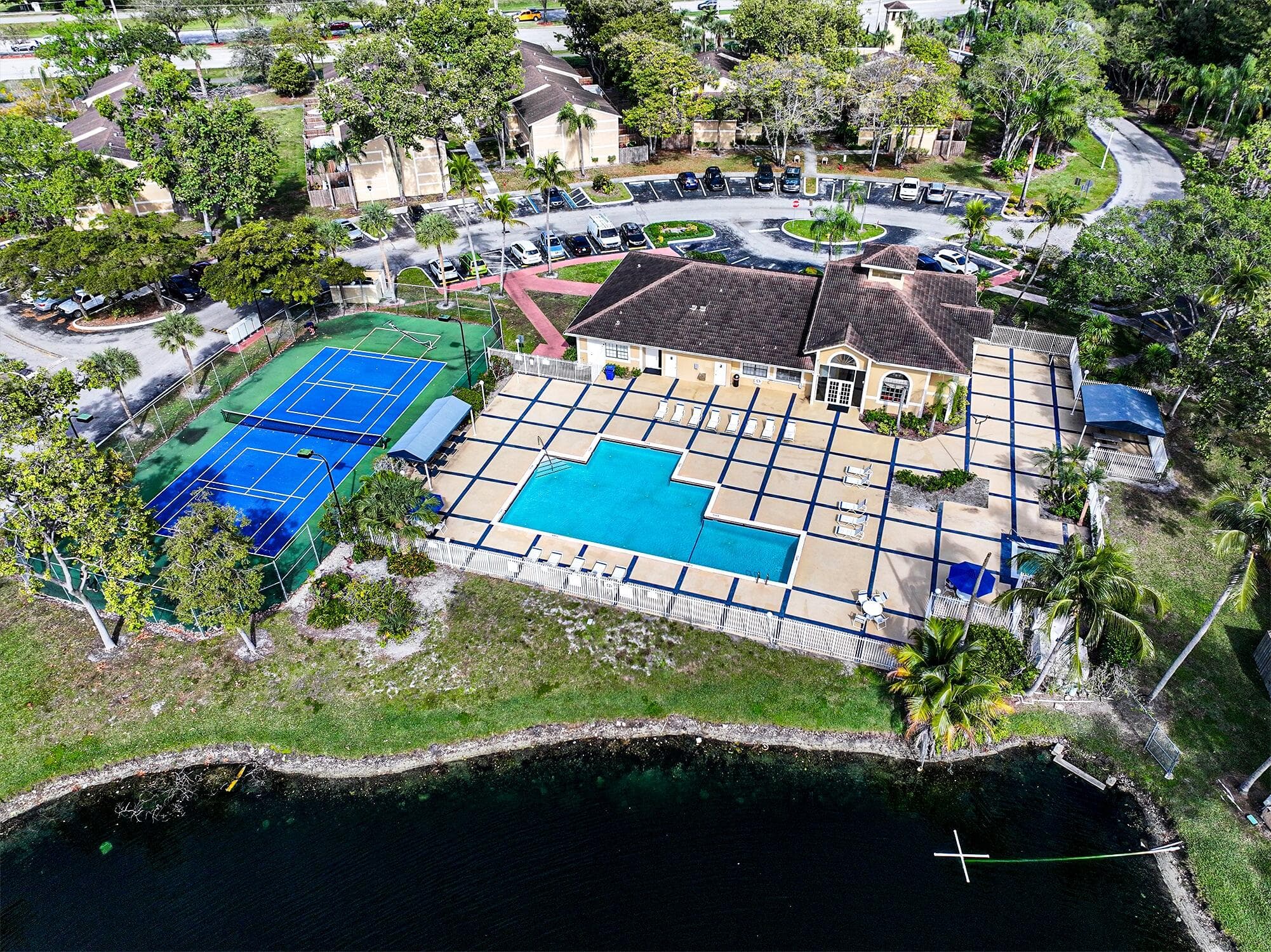450 Palm Circle 106, Pembroke Pines, FL 33025 77