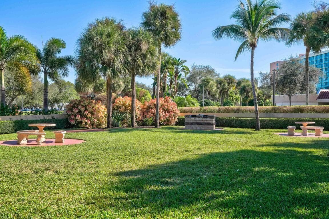 200 Uno Lago Drive 105, Juno Beach, FL 33408 41
