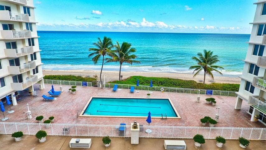 3221 S Ocean Boulevard 207, Highland Beach, FL 33487