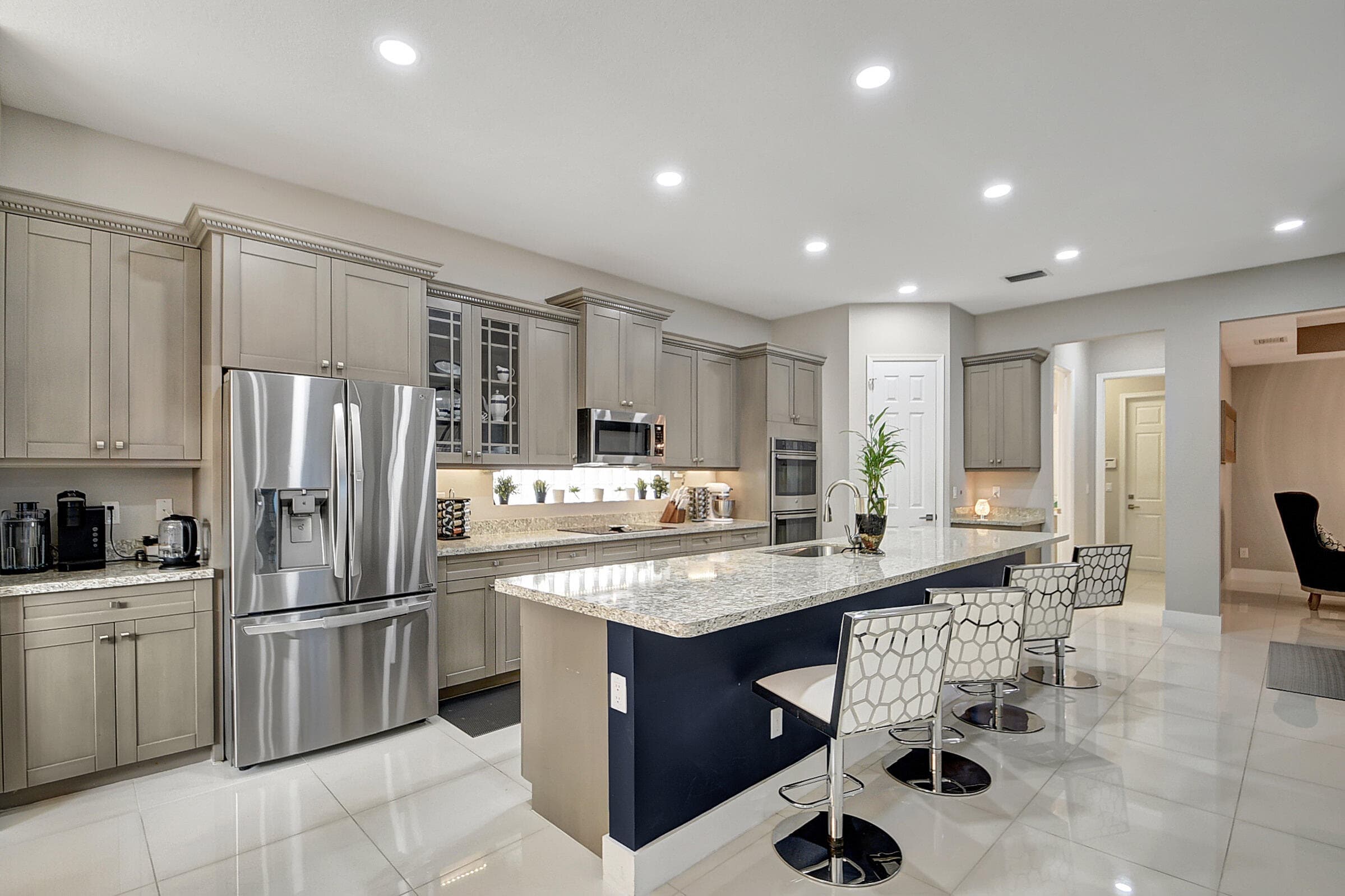 8952 Cypress Grove Lane, West Palm Beach, FL 33411