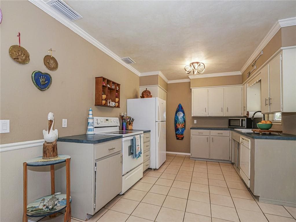 2049 50th Avenue, Vero Beach, FL 32966 9